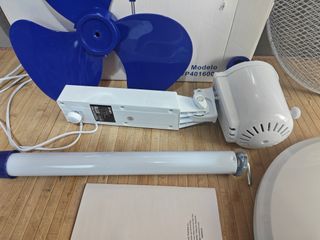 Svan Ventilador de Pie Blanco y Azul 16", 40W, SVP