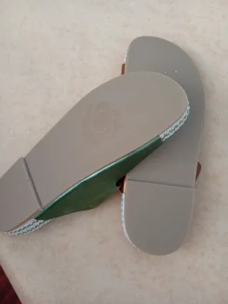 Sandalias con pedrería