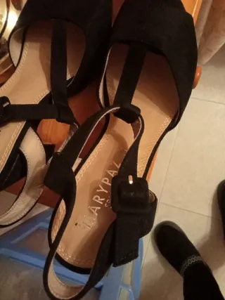 Lote 2 Sandalias Rojas y negroTacon Plataforma