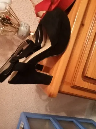 Lote 2 Sandalias Rojas y negroTacon Plataforma