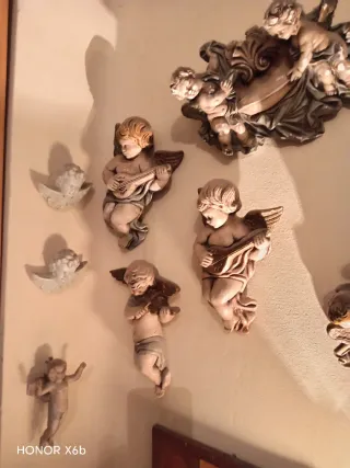 Angeli decorativi in gesso