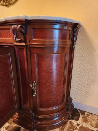 Mueble recibidor madera y mármol