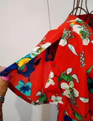 Abito rosso floreale