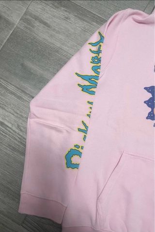 Sudadera rosa Rick and Morty