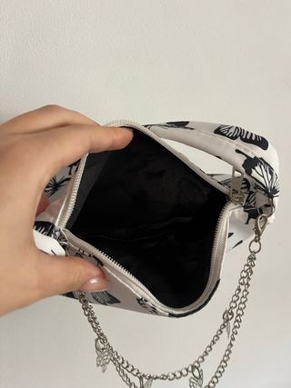Bolso blanco mariposas cadena plateada
