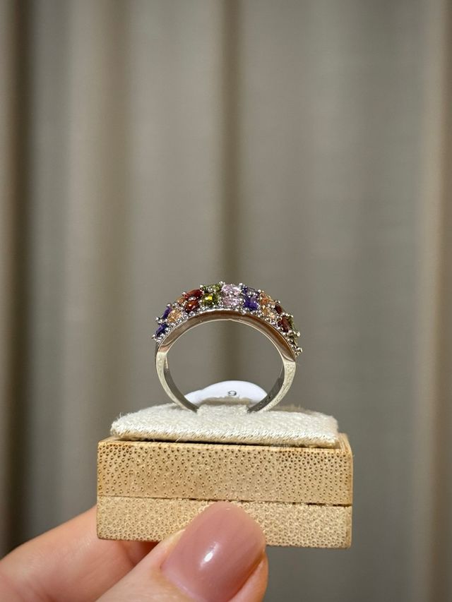 Anillo elegante multicolor circonitas
