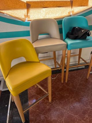 Set di sedie da bar in pelle sintetica e legno