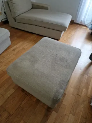 Sofá esquinero beige 3 plazas + puff