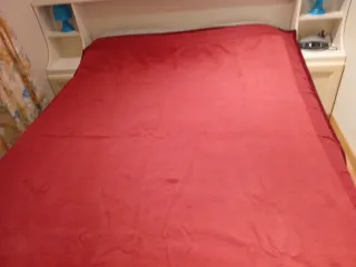 Manta de terciopelo burdeos