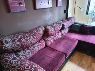 Sofá chaise longue burdeos tela y polipiel