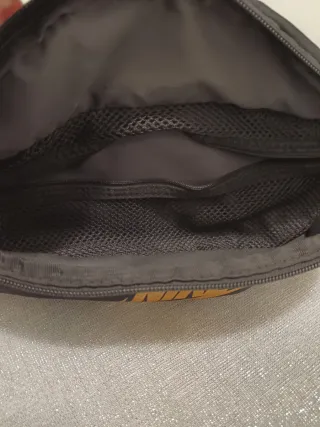Marsupio Nike nero e oro