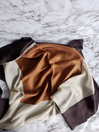 Foulard Furla Beige e Marrone