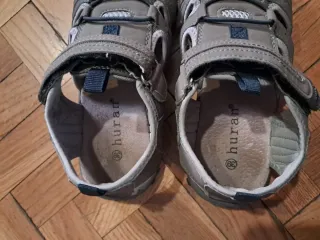 Sandalias de montaña grises