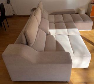 Sofá de látex beige antimanchas