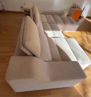 Sofá de látex beige antimanchas