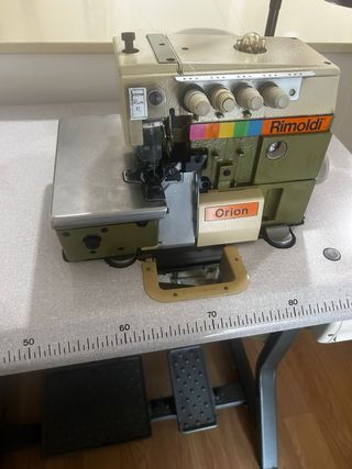 Máquina Overlock Industrial Rimoldi Orion 27