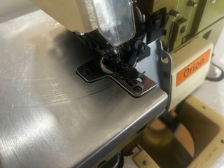 Máquina Overlock Industrial Rimoldi Orion 27