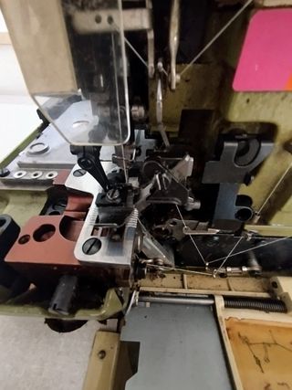 Máquina Overlock Industrial Rimoldi Orion 27