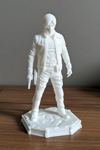 Figura Leon Kennedy Resident Evil Impresa 3D