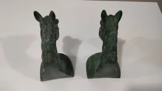 Busto Escultura Sujeta Libros Caballos 640513926