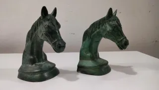 Busto Escultura Sujeta Libros Caballos 640513926