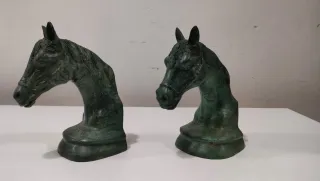 Busto Escultura Sujeta Libros Caballos 640513926