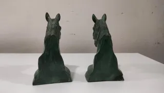 Busto Escultura Sujeta Libros Caballos 640513926