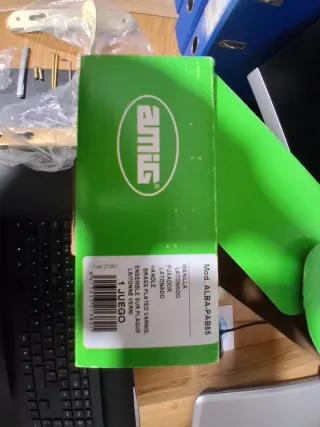 Manillas de puerta doradas con bocallave