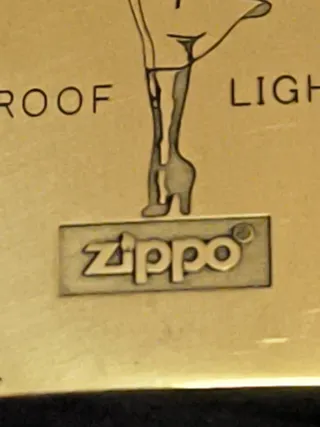 Zippo Dorado inciso e numerato