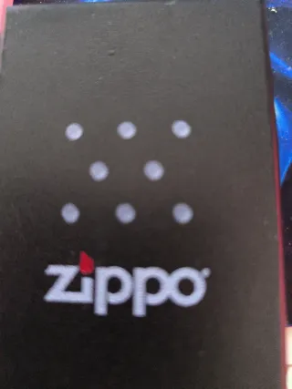 Zippo Dorado inciso e numerato
