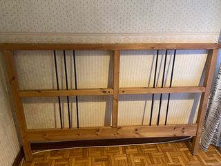 Cabecero de madera y metal IKEA