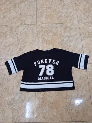 Crop top H&M negro con 78