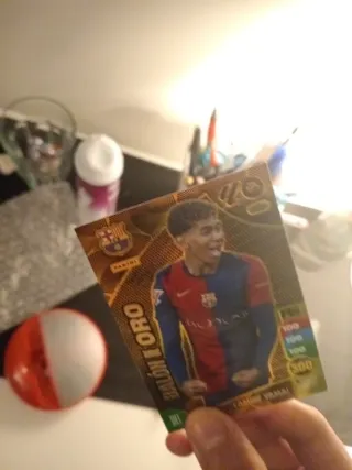 Cromo Lamine Yamal 24/25 Panini Oro