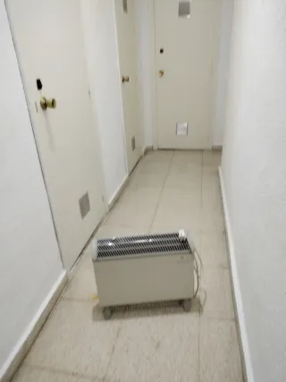 Estufa eléctrica beige/blanca