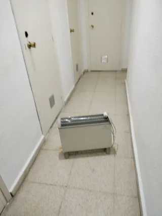 Estufa eléctrica beige/blanca