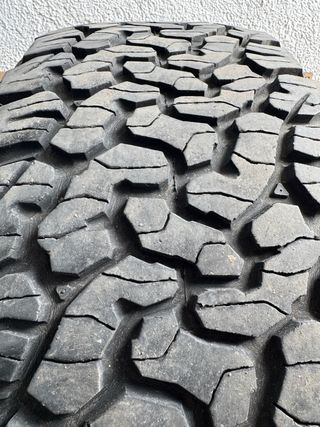 4 Neumáticos BFGoodrich All Terrain KO2 255/75R17