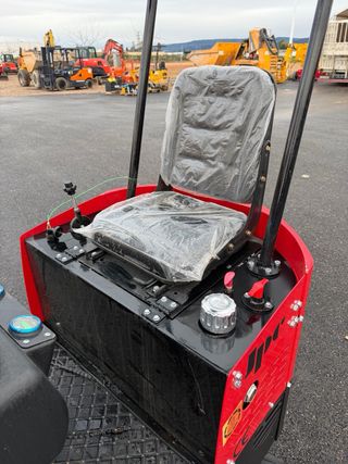 Mini excavadora JPC HT12