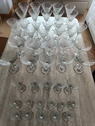 Juego de copas talladas Vintage