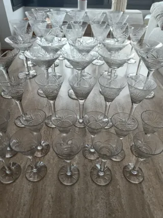 Juego de copas talladas Vintage