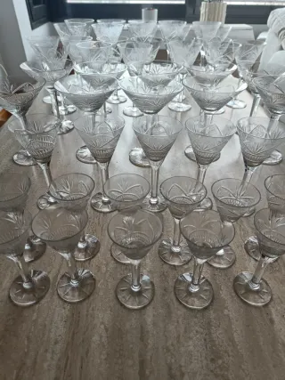 Juego de copas talladas Vintage