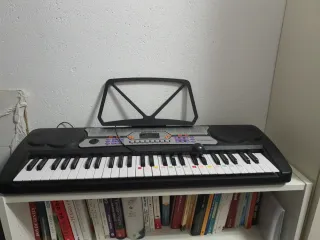 Teclado Electrónico BK5410 con Micrófono