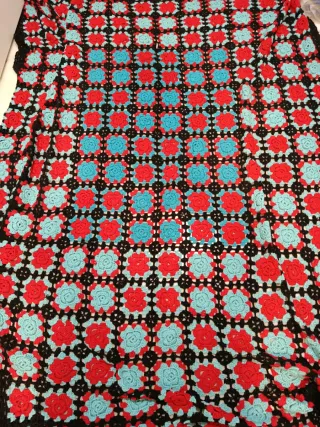 Colcha ganchillo azul  rojo para cama 90 cm o sofá