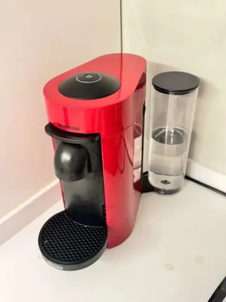 Cafetera Nespresso Roja