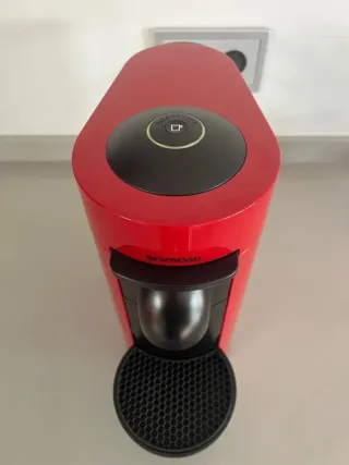 Cafetera Nespresso Roja