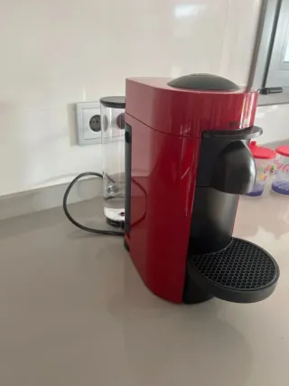 Cafetera Nespresso Roja