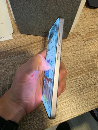 Samsung Galaxy S25 (Gris y Rosa)