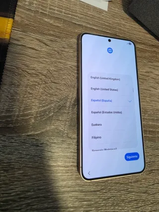 Samsung Galaxy S25 (Gris y Rosa)