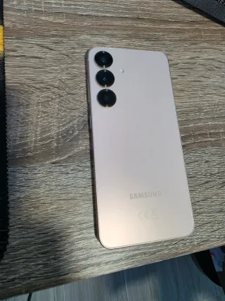 Samsung Galaxy S25 (Gris y Rosa)