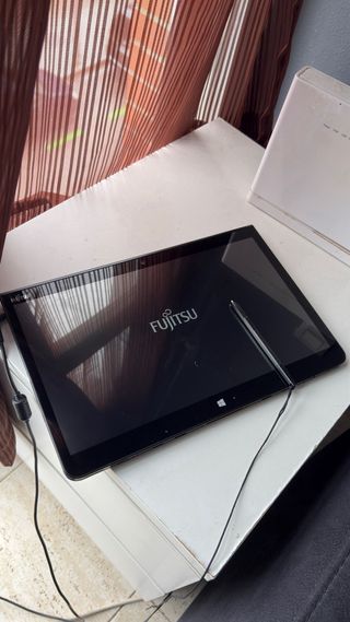 Portátil Fujitsu Plata