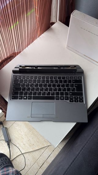 Portátil Fujitsu Plata